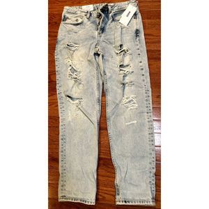 NWT- Boyfriend Low Waist Distressed Light Jeans- Size 27/32